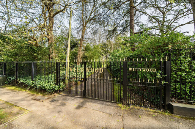 4 bed property, in Kemnal Road, £1,850,000