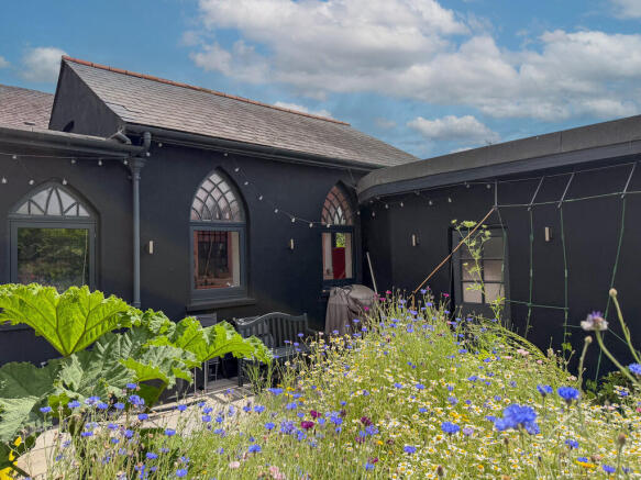 3 bed property, in The Street, £450,000