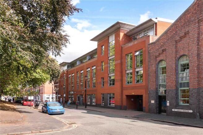 2 bed property, in St. Pauls Square, £298,000