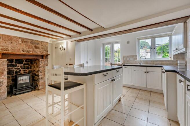2 bed property, in Bullen Street, £270,000