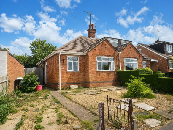 1 bed property, in Templar Drive, £180,000
