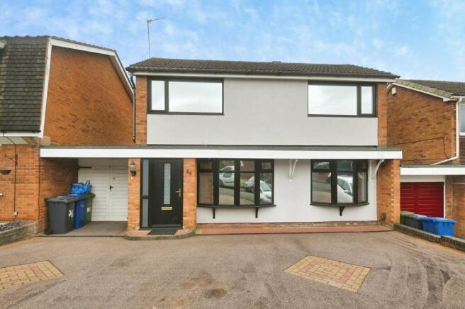 3 bed property, in Burton Close, £300,000