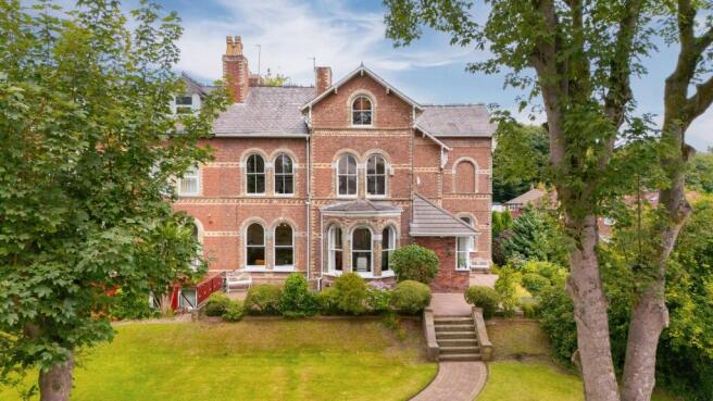 8 bed property, in Beech Tree Bank, £1,250,000