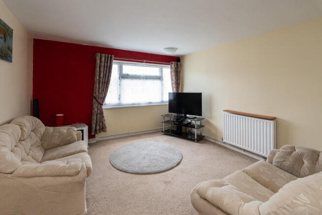 1 bed property, in St. Johns Road, £210,000