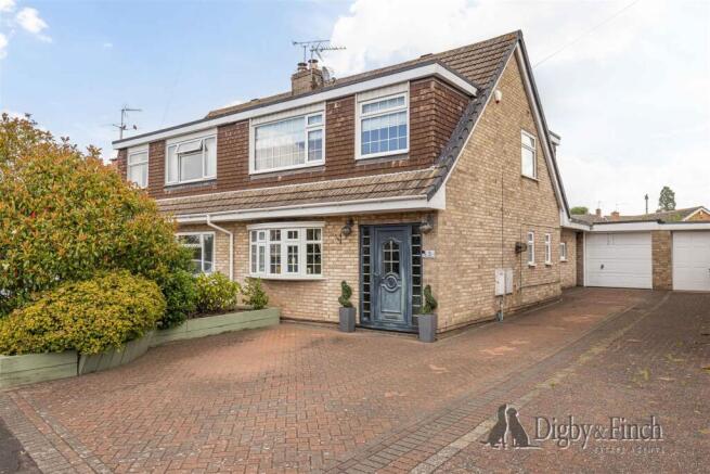 3 bed property, in Vancouver Avenue, £325,000