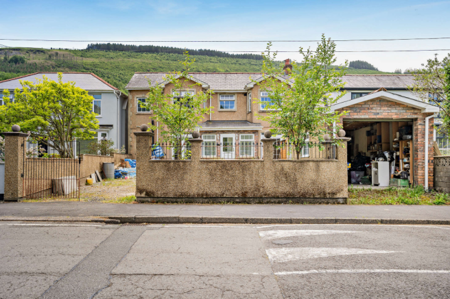 3 bed property, in Glenboi, £350,000