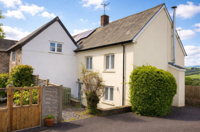 2 bed property, in Ty Canol, £120,000