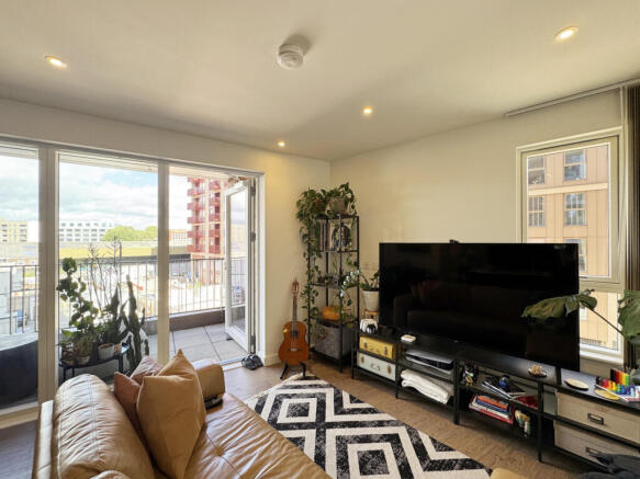 2 bed property, in Mary Neuner Road, £480,000
