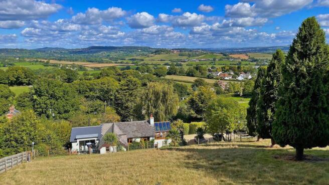4 bed property, in Ridgeway Lane, £1,100,000