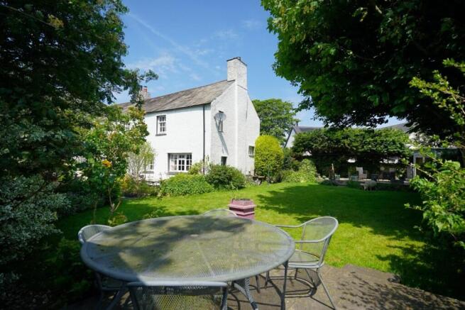 5 bed property, in Colthouse Lane, £430,000