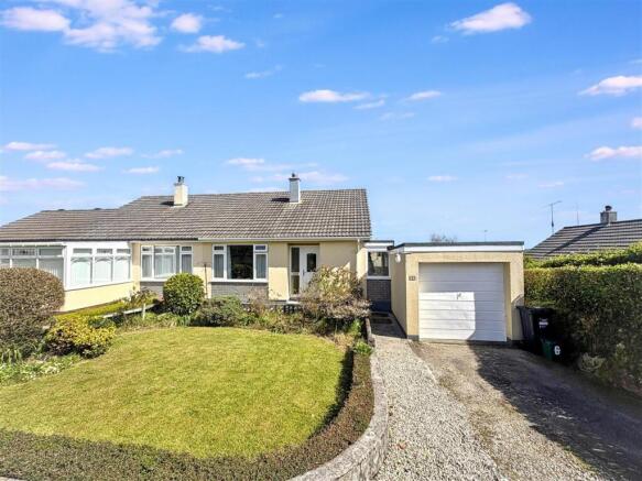 2 bed property, in Penryn, £295,000