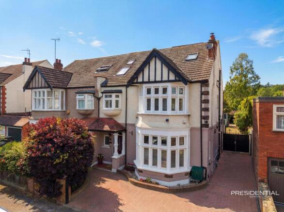 6 bed property, in The Avenue, £1,500,000