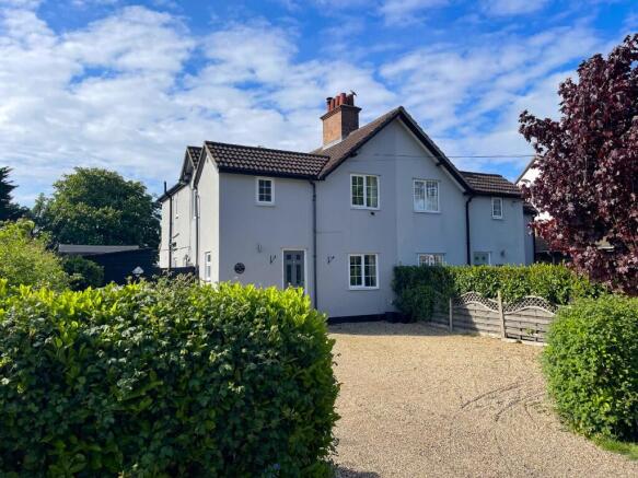 4 bed property, in Braintree Road, £575,000