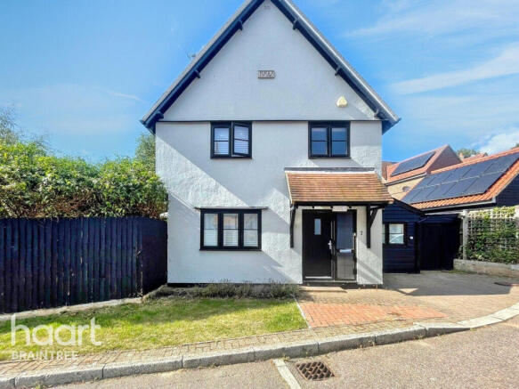4 bed property, in Canterbury Grange, £450,000