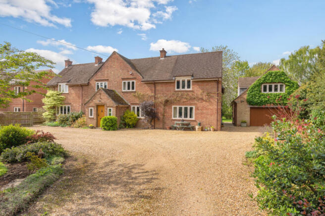 5 bed property, in Old Houghton Road, £1,250,000