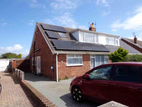 2 bed property, in Kilgrimol Gardens, £254,950