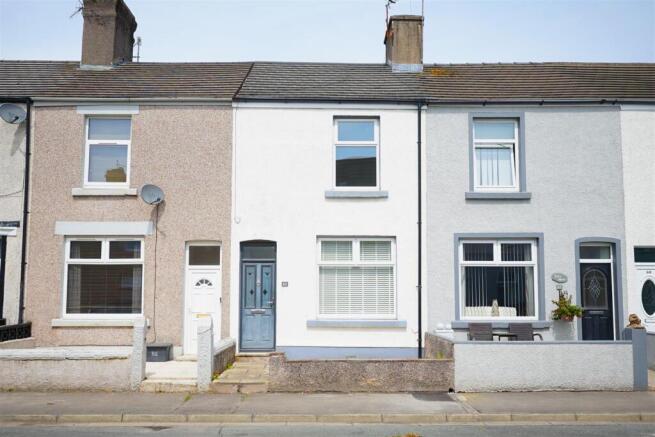3 bed property, in Lonsdale Road, £140,000