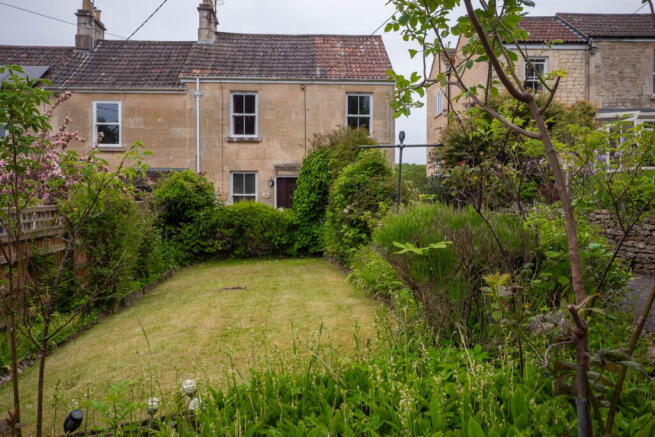 3 bed property, in Wilton Cottages, £325,000