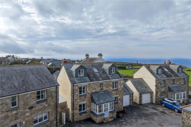4 bed property, in Church Farm, £549,950