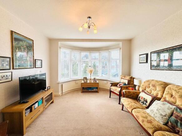 3 bed property, in Buck Lane, £575,000