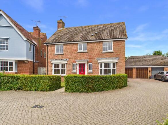4 bed property, in Fulchers Field, £520,000