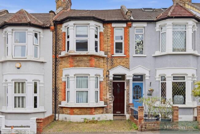 2 bed property, in Prospect Road, £550,000