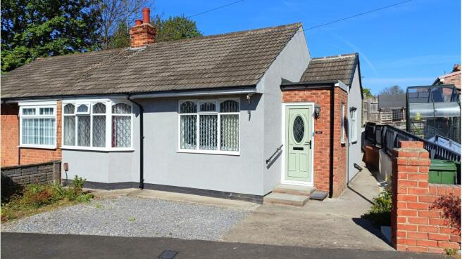 2 bed property, in Costain Grove, £149,900