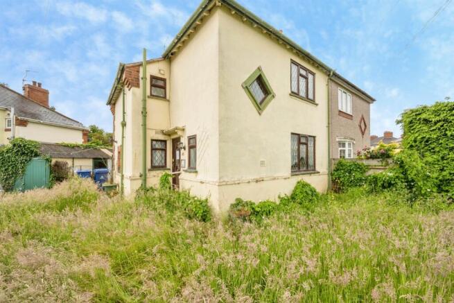 3 bed property, in Durham Avenue, £125,000