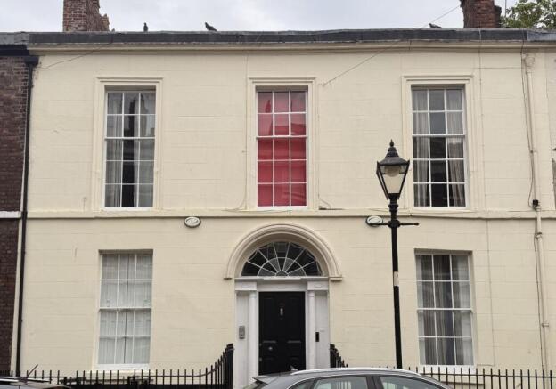 11 bed property, in 163 Chatham Street, £450,000