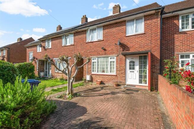 3 bed property, in Rushdene Crescent, £559,950