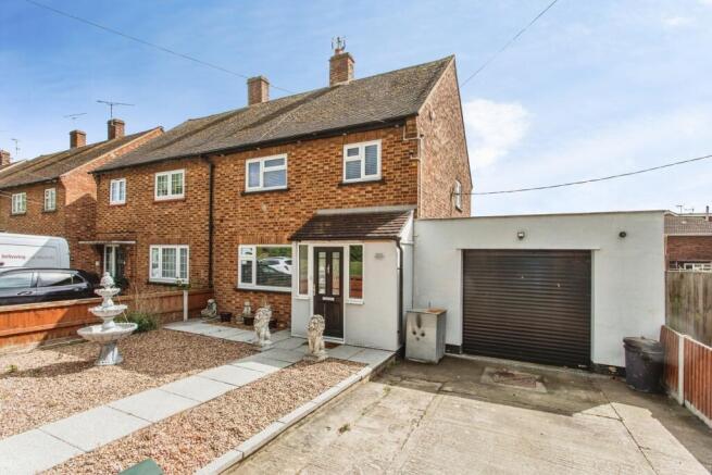 3 bed property, in High Road, £475,000