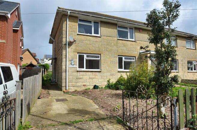 2 bed property, in HAYLANDS, £155,000