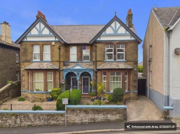 7 bed property, in Wellington Row, £425,000