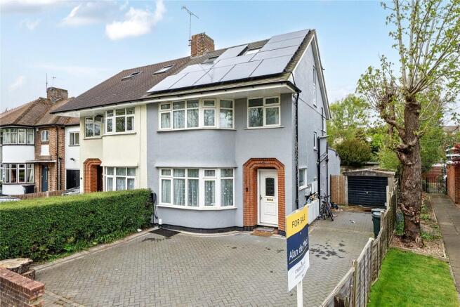 4 bed property, in Sevenoaks Road, £850,000