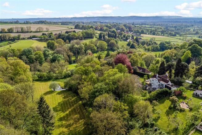 5 bed property, in The Fairway, £1,450,000