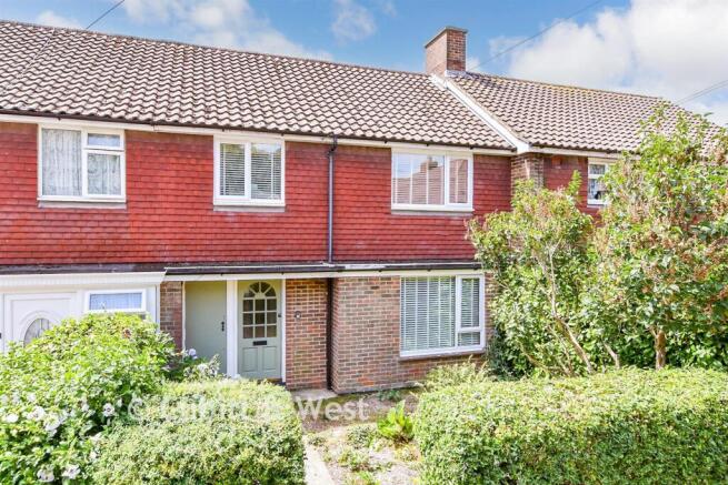3 bed property, in Stane Street Close, £350,000