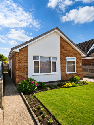 3 bed property, in Burnham Avenue, £330,000