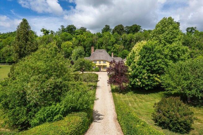 4 bed property, in West Amesbury, £1,750,000