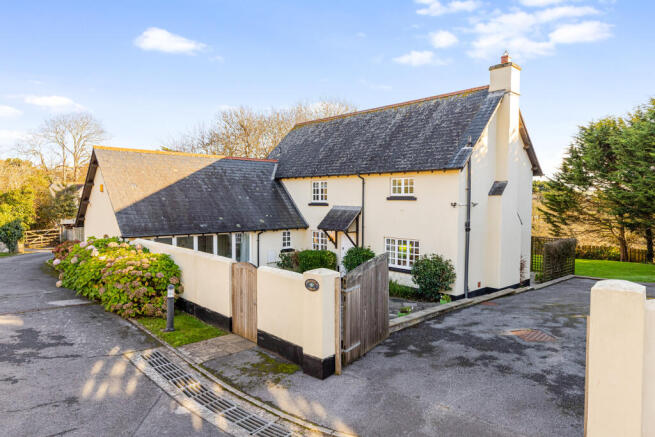 4 bed property, in Thurlestone, £1,150,000