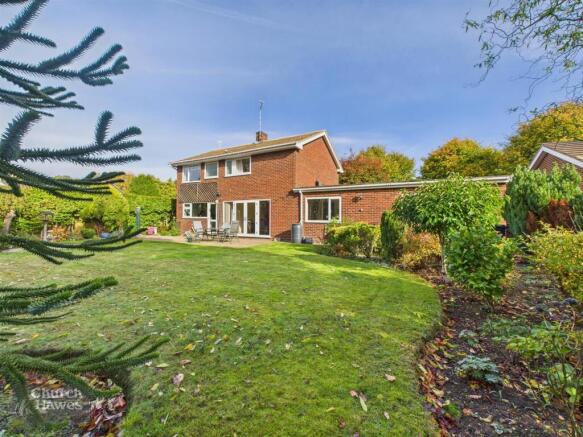 4 bed property, in Beech Green, £700,000