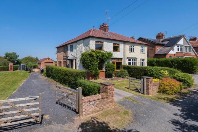 5 bed property, in Grosvenor Road, £525,000