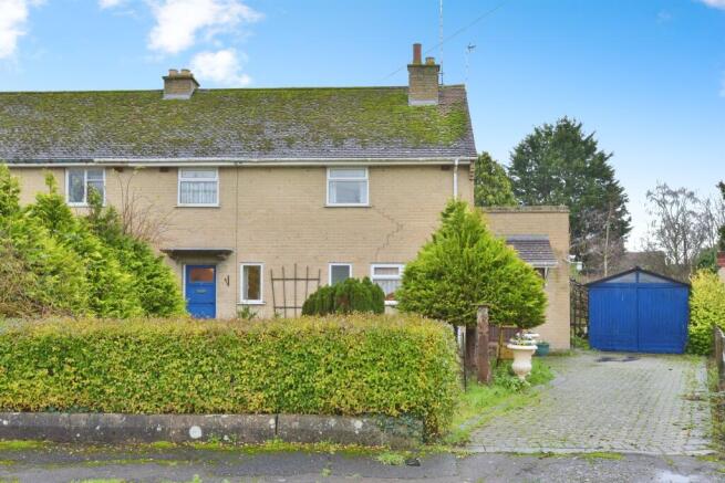 3 bed property, in Church Close, £300,000