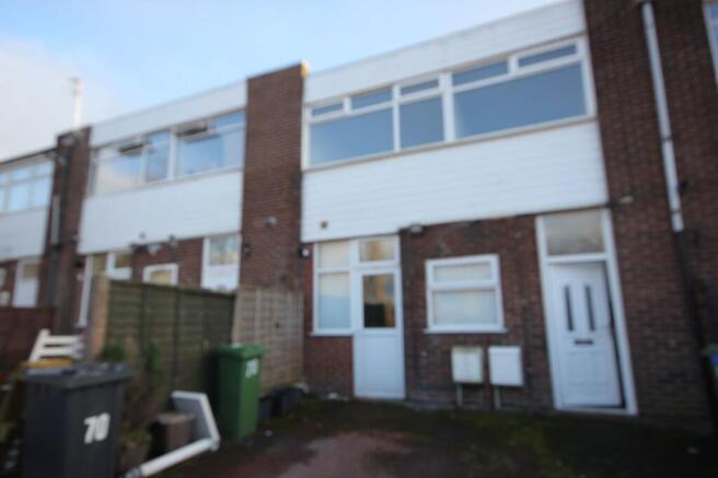 2 bed property, in Grosvenor Road, £110,000