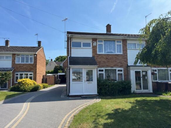 3 bed property, in St. Andrews Road, £375,000