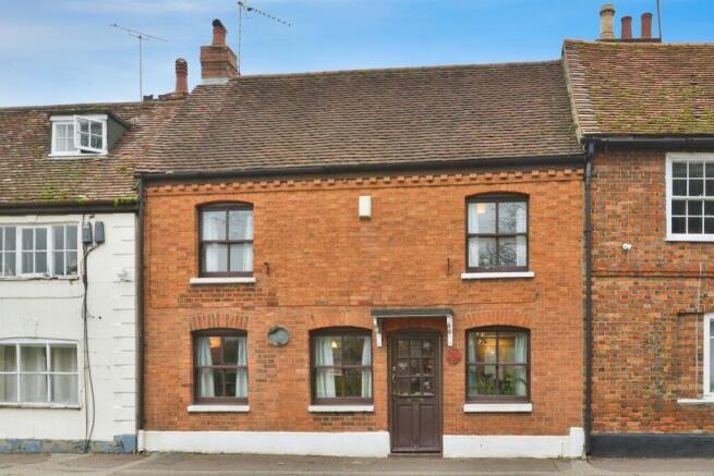 3 bed property, in 45 Tickford Street, £240,000