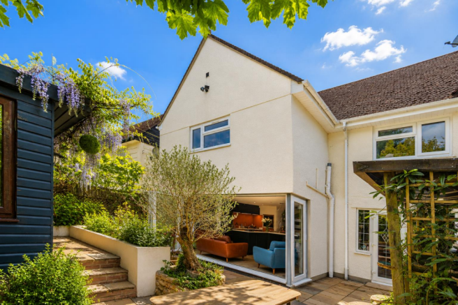 4 bed property, in Maes Y Ffynnon, £475,000