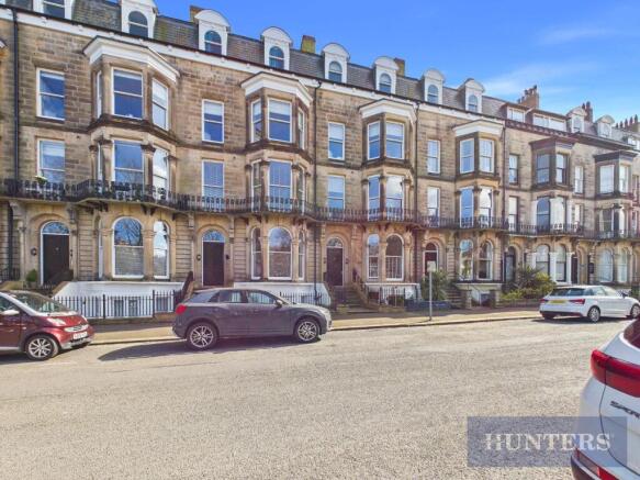 2 bed property, in Esplanade Gardens, £240,000