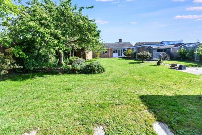 3 bed property, in Cause End Road, £475,000