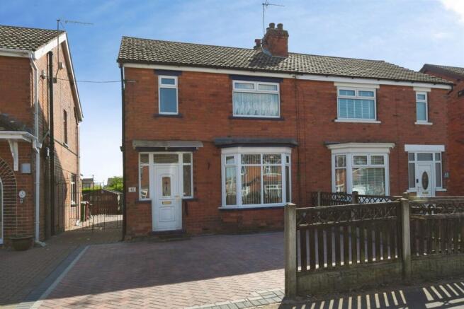 3 bed property, in Portman Road, £90,000