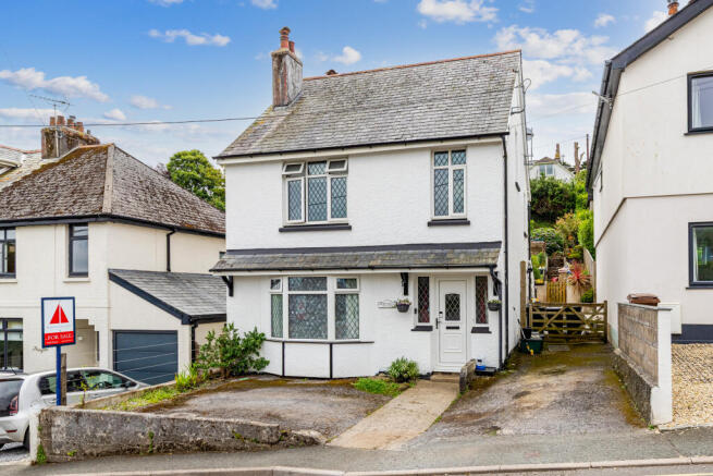 4 bed property, in Onslow Road, £585,000